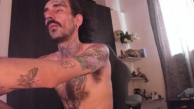 Snapshot of harry_reems1 chatting on 09-16-25, 02:29 harry reems1 online show from 09-16-25, 02:29