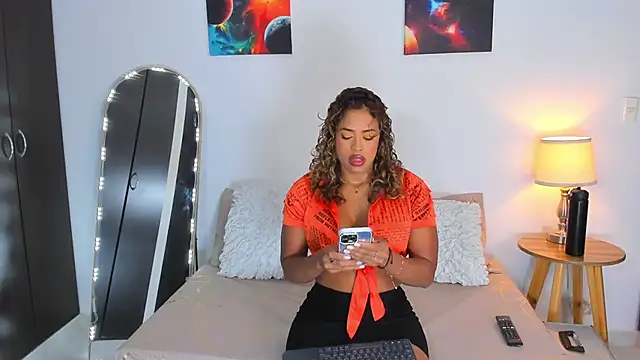 SarahCinnamon- online show from 10-07-25, 07:59