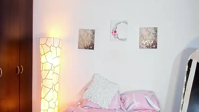 SarahCinnamon- online show from 02-13-26, 08:20