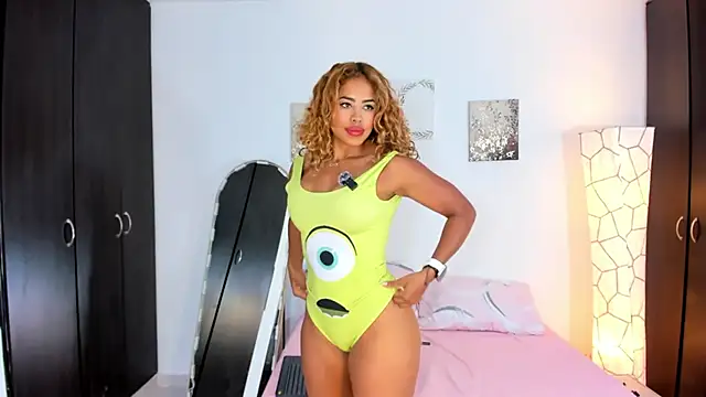 SarahCinnamon- online show from 04-08-26, 07:48