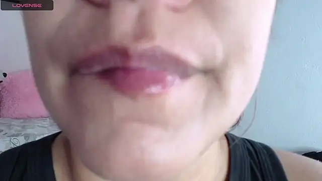 emiligrey  online show from 12-31-24, 08:15