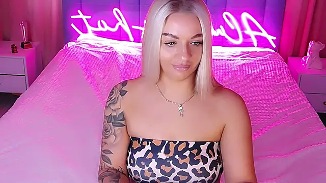 AllwaysHotJ online show from 10-18-25, 02:13