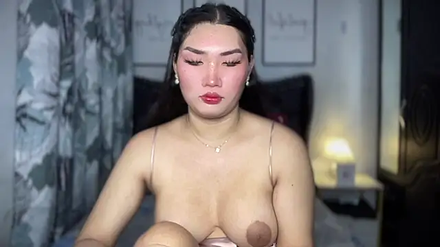 Miss Deliciousness online show from 05-13-26, 04:03