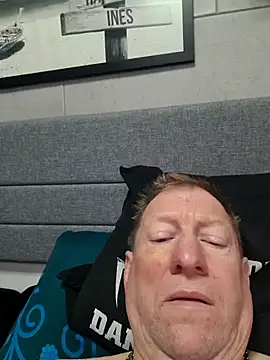 Snapshot of tomtom111111 chatting on 10-12-25, 12:39 tomtom111111 online show from 10-12-25, 12:39