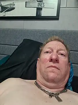 Snapshot of tomtom111111 chatting on 09-09-25, 03:54 tomtom111111 online show from 09-09-25, 03:54