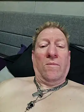 Snapshot of tomtom111111 chatting on 03-04-26, 03:20 tomtom111111 online show from 03-04-26, 03:20