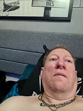 Snapshot of tomtom111111 chatting on 10-05-25, 01:24 tomtom111111 online show from 10-05-25, 01:24