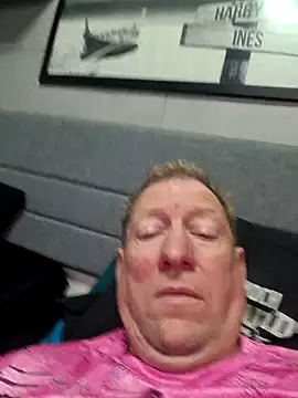 Snapshot of tomtom111111 chatting on 10-06-25, 05:13 tomtom111111 online show from 10-06-25, 05:13