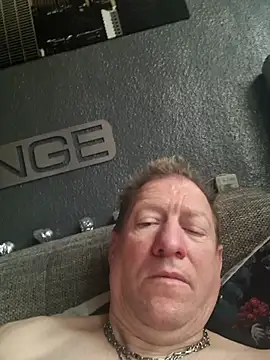 Snapshot of tomtom111111 chatting on 11-04-25, 01:37 tomtom111111 online show from 11-04-25, 01:37