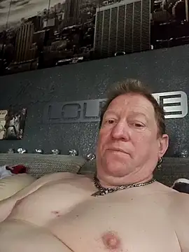 Snapshot of tomtom111111 chatting on 11-18-25, 02:09 tomtom111111 online show from 11-18-25, 02:09