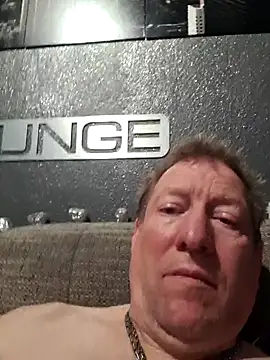 Snapshot of tomtom111111 chatting on 11-13-25, 04:00 tomtom111111 online show from 11-13-25, 04:00