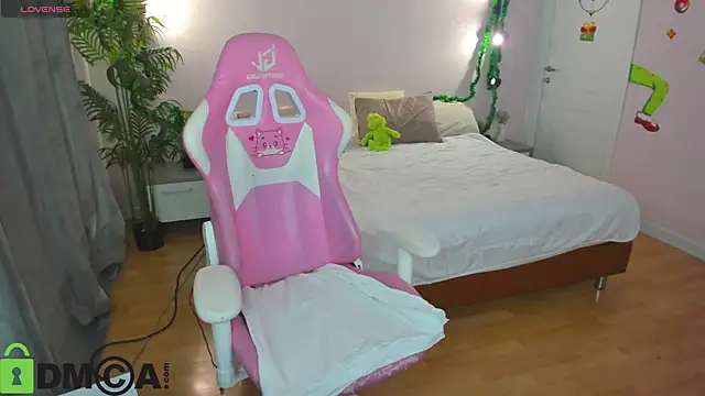 Lesya Flin online show from 12-16-25, 09:24