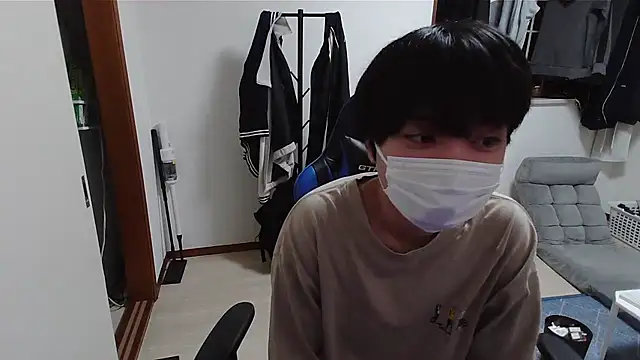 Snapshot of pychan chatting on 05-10-26, 12:42 pychan online show from 05-10-26, 12:42
