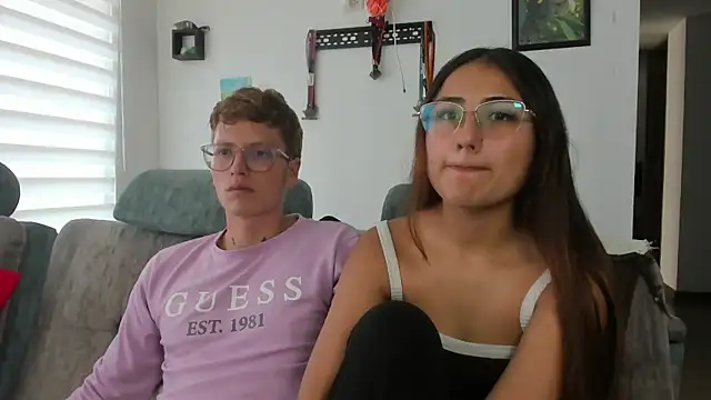 A sexy couple   online show from 09-22-25, 06:03