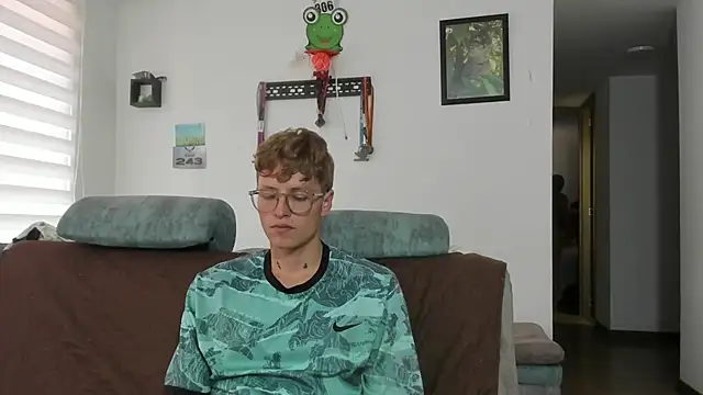 A sexy couple   online show from 09-19-25, 07:07