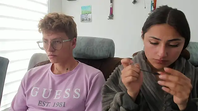 A sexy couple   online show from 09-23-25, 06:59