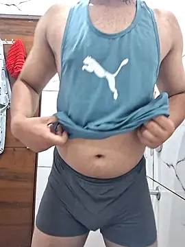 Snapshot of GYMBOY0071 chatting on 05-28-26, 08:48 GYMBOY0071 online show from 05-28-26, 08:48