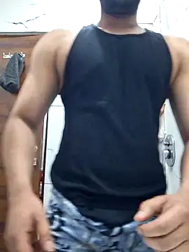 Snapshot of GYMBOY0071 chatting on 04-08-26, 06:37 GYMBOY0071 online show from 04-08-26, 06:37
