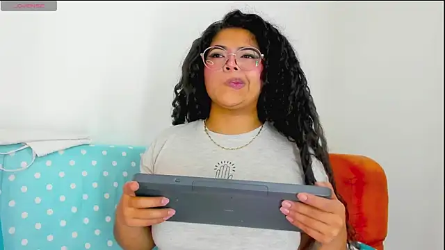 moana taylor online show from 04-19-26, 03:24
