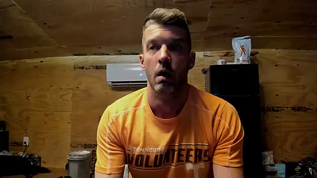 Snapshot of Kenny_Kyle chatting on 09-28-25, 01:01 Kenny Kyle online show from 09-28-25, 01:01