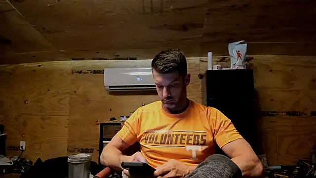 Snapshot of Kenny_Kyle chatting on 09-19-25, 02:15 Kenny Kyle online show from 09-19-25, 02:15