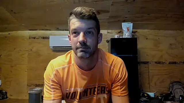 Snapshot of Kenny_Kyle chatting on 10-15-25, 03:49 Kenny Kyle online show from 10-15-25, 03:49