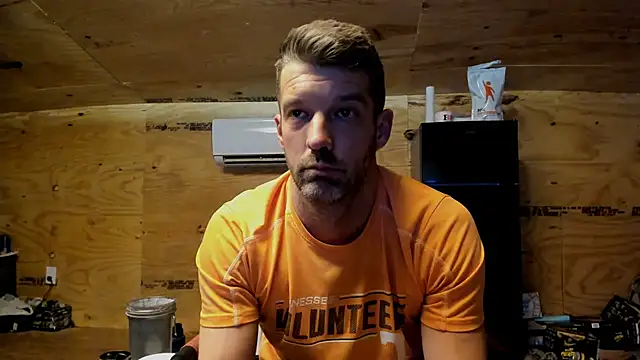 Snapshot of Kenny_Kyle chatting on 09-20-25, 03:33 Kenny Kyle online show from 09-20-25, 03:33
