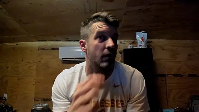 Snapshot of Kenny_Kyle chatting on 10-12-25, 04:47 Kenny Kyle online show from 10-12-25, 04:47