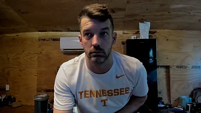 Snapshot of Kenny_Kyle chatting on 10-22-25, 02:05 Kenny Kyle online show from 10-22-25, 02:05