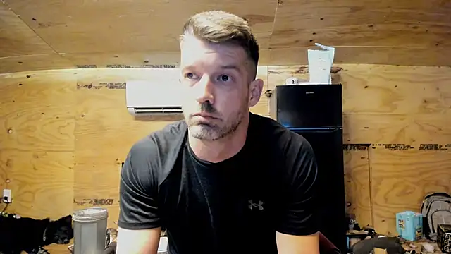 Snapshot of Kenny_Kyle chatting on 10-19-25, 04:37 Kenny Kyle online show from 10-19-25, 04:37