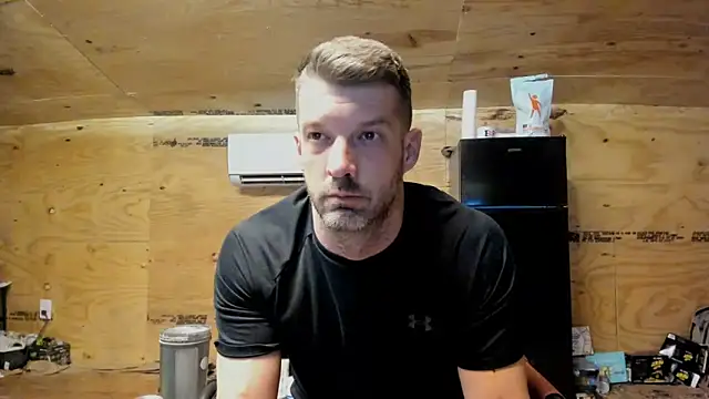 Snapshot of Kenny_Kyle chatting on 09-10-25, 01:37 Kenny Kyle online show from 09-10-25, 01:37