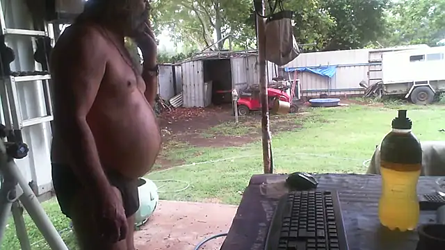 herbie010666 online show from 12-23-25, 03:17