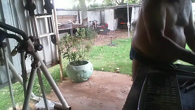 herbie010666 online show from 02-09-26, 04:21