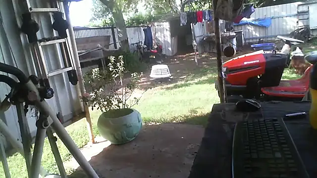 herbie010666 online show from 02-26-26, 05:40