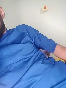 Snapshot of FearingForm chatting on 10-29-25, 10:20 FearingForm online show from 10-29-25, 10:20