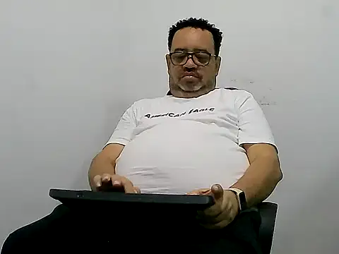 Snapshot of djtomxxx2777 chatting on 03-22-25, 12:49 djtomxxx2777 online show from 03-22-25, 12:49