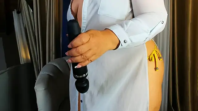 Madissononee online show from 11-08-25, 03:21