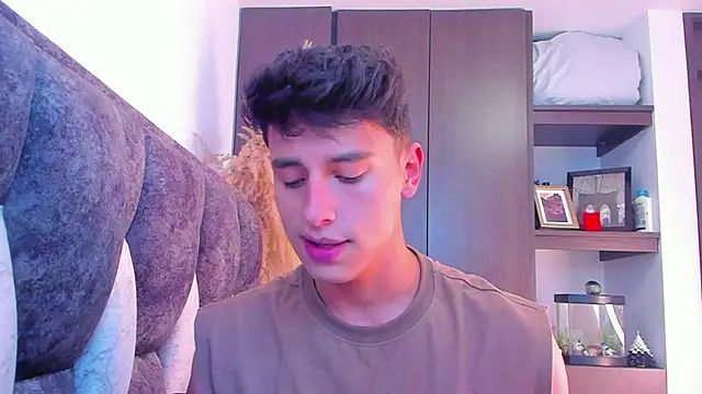 Snapshot of I_Gabriel chatting on 12-28-24, 08:58 I Gabriel online show from 12-28-24, 08:58