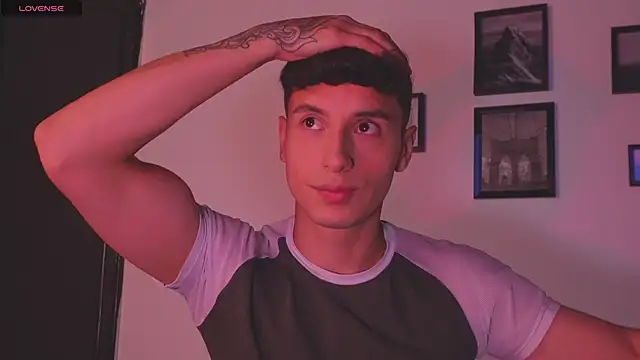 Snapshot of I_Gabriel chatting on 01-06-26, 05:44 I Gabriel online show from 01-06-26, 05:44