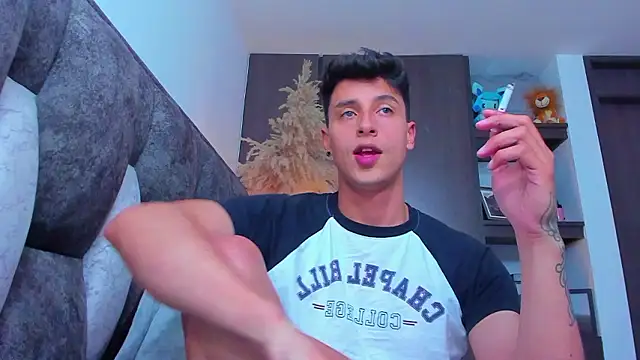 Snapshot of I_Gabriel chatting on 12-04-24, 11:52 I Gabriel online show from 12-04-24, 11:52