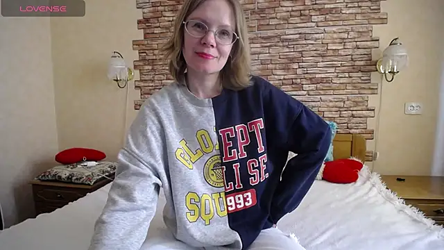 Snapshot of BlondyBabySweet chatting on 05-03-26, 10:53 BlondyBabySweet online show from 05-03-26, 10:53
