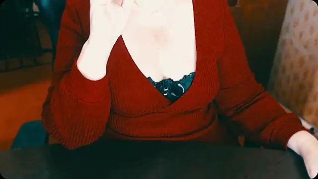 Snapshot of AlisaHot55 chatting on 10-17-25, 12:07 AlisaHot55 online show from 10-17-25, 12:07