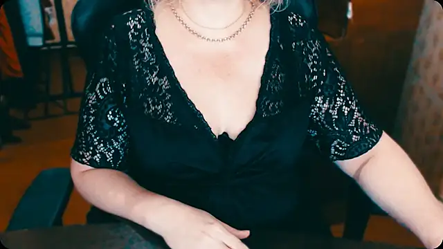 Snapshot of AlisaHot55 chatting on 03-05-25, 04:24 AlisaHot55 online show from 03-05-25, 04:24