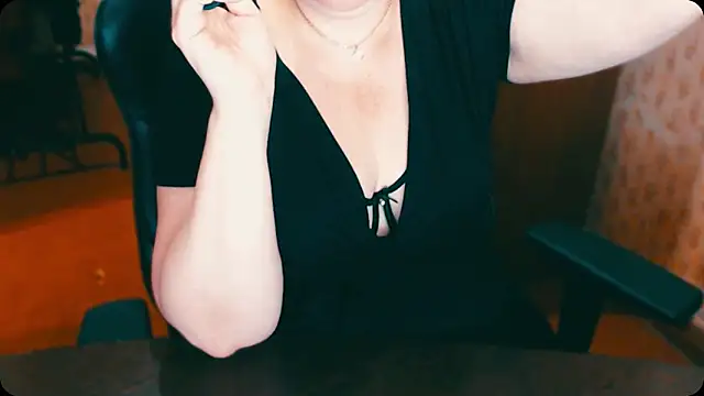 Snapshot of AlisaHot55 chatting on 10-22-25, 10:47 AlisaHot55 online show from 10-22-25, 10:47