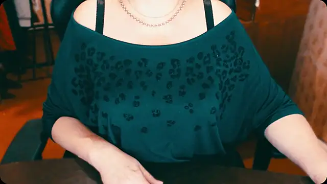 Snapshot of AlisaHot55 chatting on 03-04-25, 11:51 AlisaHot55 online show from 03-04-25, 11:51