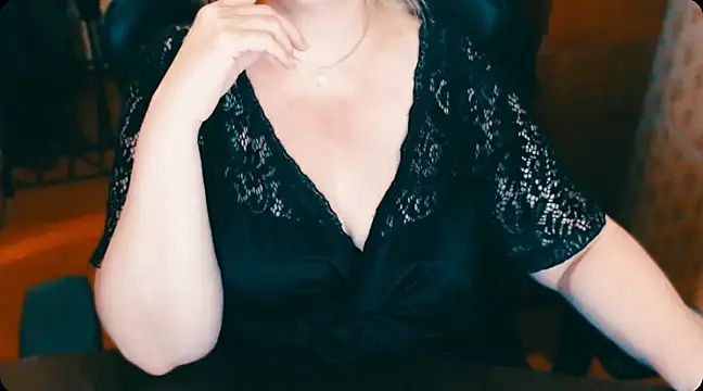 Snapshot of AlisaHot55 chatting on 03-21-25, 06:07 AlisaHot55 online show from 03-21-25, 06:07