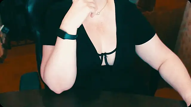 Snapshot of AlisaHot55 chatting on 12-04-25, 11:31 AlisaHot55 online show from 12-04-25, 11:31