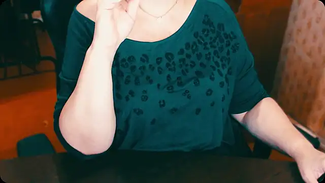 Snapshot of AlisaHot55 chatting on 10-15-25, 11:07 AlisaHot55 online show from 10-15-25, 11:07