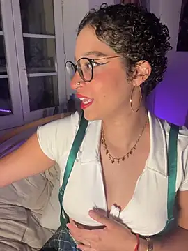 Snapshot of Lauyako chatting on 07-16-26, 08:28 Lauyako online show from 07-16-26, 08:28