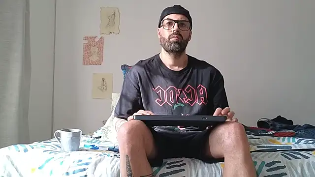 Snapshot of MattxFeet chatting on 05-08-26, 12:42 MattxFeet online show from 05-08-26, 12:42